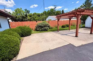 3321 Eakin Rd, Columbus, OH 43204 - Photo 5