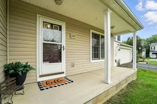 2121 Staghorn Way, Grove City, OH 43123 - Photo 5