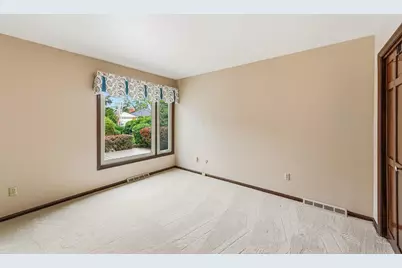 2060 Mackenzie Drive #2, Columbus, OH 43220 - Photo 19