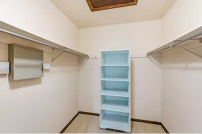2060 Mackenzie Drive #2, Columbus, OH 43220 - Photo 15