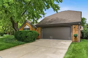 2060 MacKenzie Dr, Columbus, OH 43220 - Photo 23