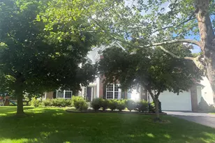 6835 Bishops Crossing Cir, Dublin, OH 43016 - Photo 3