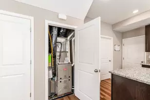 2518 Tree Knoll Ct, Columbus, OH 43219 - Photo 21