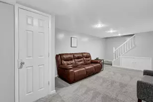 3437 Ridley Dr, Columbus, OH 43228 - Photo 23