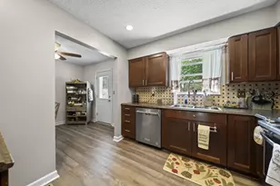 3767 Bridle Ct, Columbus, OH 43221 - Photo 9