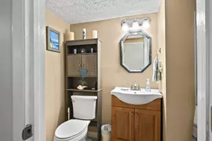 3767 Bridle Ct, Columbus, OH 43221 - Photo 21