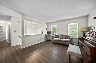 3767 Bridle Ct, Columbus, OH 43221 - Photo 5