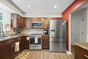 3767 Bridle Ct, Columbus, OH 43221 - Photo 11