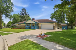 3259 Angela Dr, Grove City, OH 43123 - Photo 1