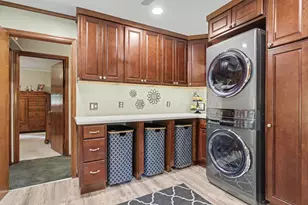 930 Ivy Dr, Zanesville, OH 43701 - Photo 17