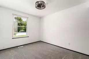 5017 Silverton Dr, Columbus, OH 43232 - Photo 31