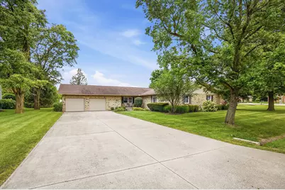 1421 Clubwood, Washington Court House, OH 43160 - Photo 1