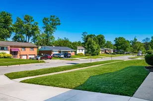 5467 Roche Dr, Columbus, OH 43229 - Photo 31