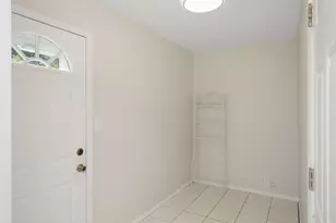 5467 Roche Dr, Columbus, OH 43229 - Photo 13