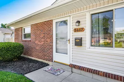 5467 Roche Drive, Columbus, OH 43229 - Photo 3