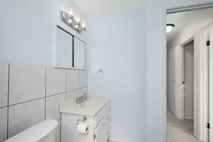 5467 Roche Dr, Columbus, OH 43229 - Photo 23