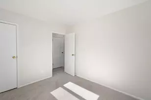 5467 Roche Dr, Columbus, OH 43229 - Photo 21