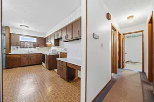 5332 Trabue Rd, Columbus, OH 43228 - Photo 11