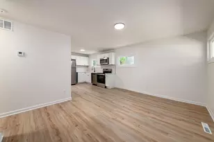 2345 Century Dr, Columbus, OH 43211 - Photo 3