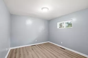 2381 Brentnell Ave, Columbus, OH 43211 - Photo 9