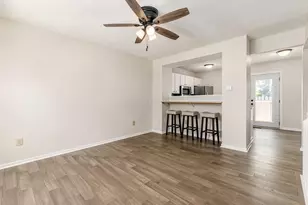 916 Worthington Woods Blvd, Columbus, OH 43085 - Photo 9