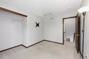4553 Nickerson Rd, Columbus, OH 43228 - Photo 19