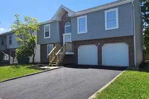 2243 Golden Leaf Ln, Columbus, OH 43223 - Photo 3