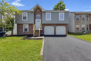 2243 Golden Leaf Ln, Columbus, OH 43223 - Photo 1