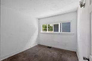 2670 Berrell Ave, Columbus, OH 43211 - Photo 11