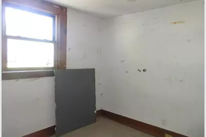 305 E Main Street, Junction City, OH 43748 - Photo 9