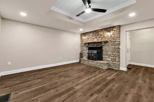 448 W William St, Delaware, OH 43015 - Photo 7