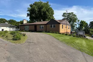 2185 N Columbus St, Lancaster, OH 43130 - Photo 1
