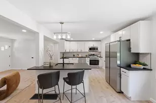 4146 Maize Rd, Columbus, OH 43224 - Photo 9