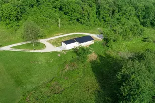 3899 Mayfair Ln, Cambridge, OH 43725 - Photo 3