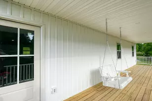 3899 Mayfair Ln, Cambridge, OH 43725 - Photo 5