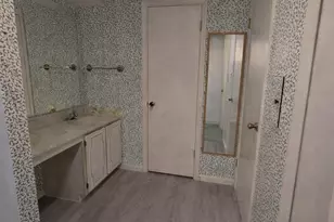 1676 Van Pelt St, Columbus, OH 43220 - Photo 17