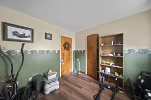 934 Blenheim Rd, Columbus, OH 43224 - Photo 17