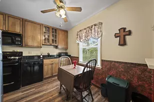 934 Blenheim Rd, Columbus, OH 43224 - Photo 7