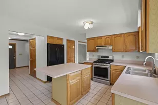 1271 River Trail Dr, Grove City, OH 43123 - Photo 5