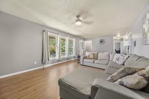 328 Darlene St, Centerburg, OH 43011 - Photo 5