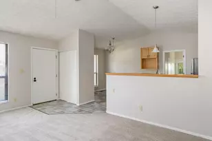 1953 Starbridge Ct, Columbus, OH 43235 - Photo 5
