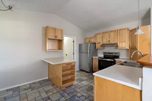 1953 Starbridge Ct, Columbus, OH 43235 - Photo 13