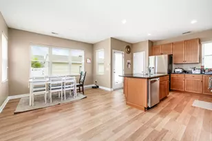 206 Lamplight Ct, Delaware, OH 43015 - Photo 7
