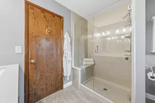 2166 Blackoak Ave, Columbus, OH 43229 - Photo 29