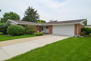 237 Edgefield Blvd, Marion, OH 43302 - Photo 1