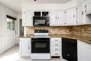 285 E Weisheimer Rd, Columbus, OH 43214 - Photo 15