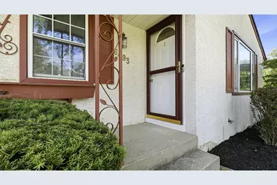 6493 Dobson Square E, Columbus, OH 43229 - Photo 5