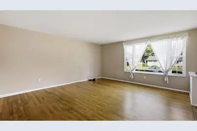 6493 Dobson Square E, Columbus, OH 43229 - Photo 7