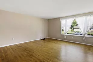 6493 Dobson Square E, Columbus, OH 43229 - Photo 7