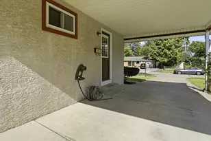 6493 Dobson Square E, Columbus, OH 43229 - Photo 37